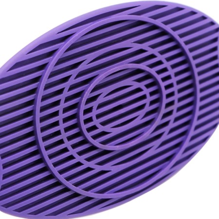 SUPPORT EN PLASTIQUE POUR OUTILS